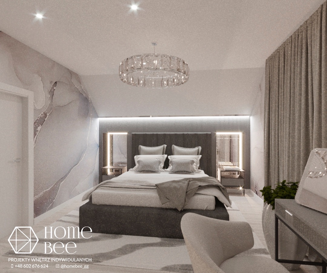 Elegancka sypialnia z łóżkiem kontynentalnym, marmurową tapetą w odcieniach szarości, okrągłym kryształowym żyrandolem i podświetlanym zagłówkiem z szafkami nocnymi.
