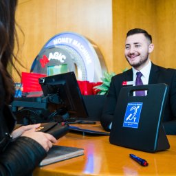 przenośne i instalacyjne pętle indukcyjne dla niedosłyszących