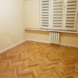 Parkiet po cyklinowaniu polakierowany