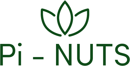 Zielone logo 'Pi-NUTS' z graficznym symbolem trzech liści powyżej napisu.