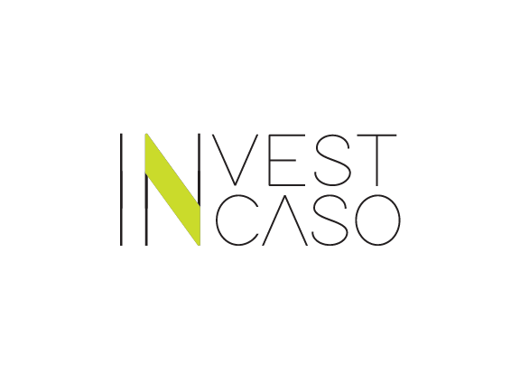 Logo firmy z nazwą 'INVEST CASO', z zielonym ukośnikiem w miejscu litery 'N', na białym tle.