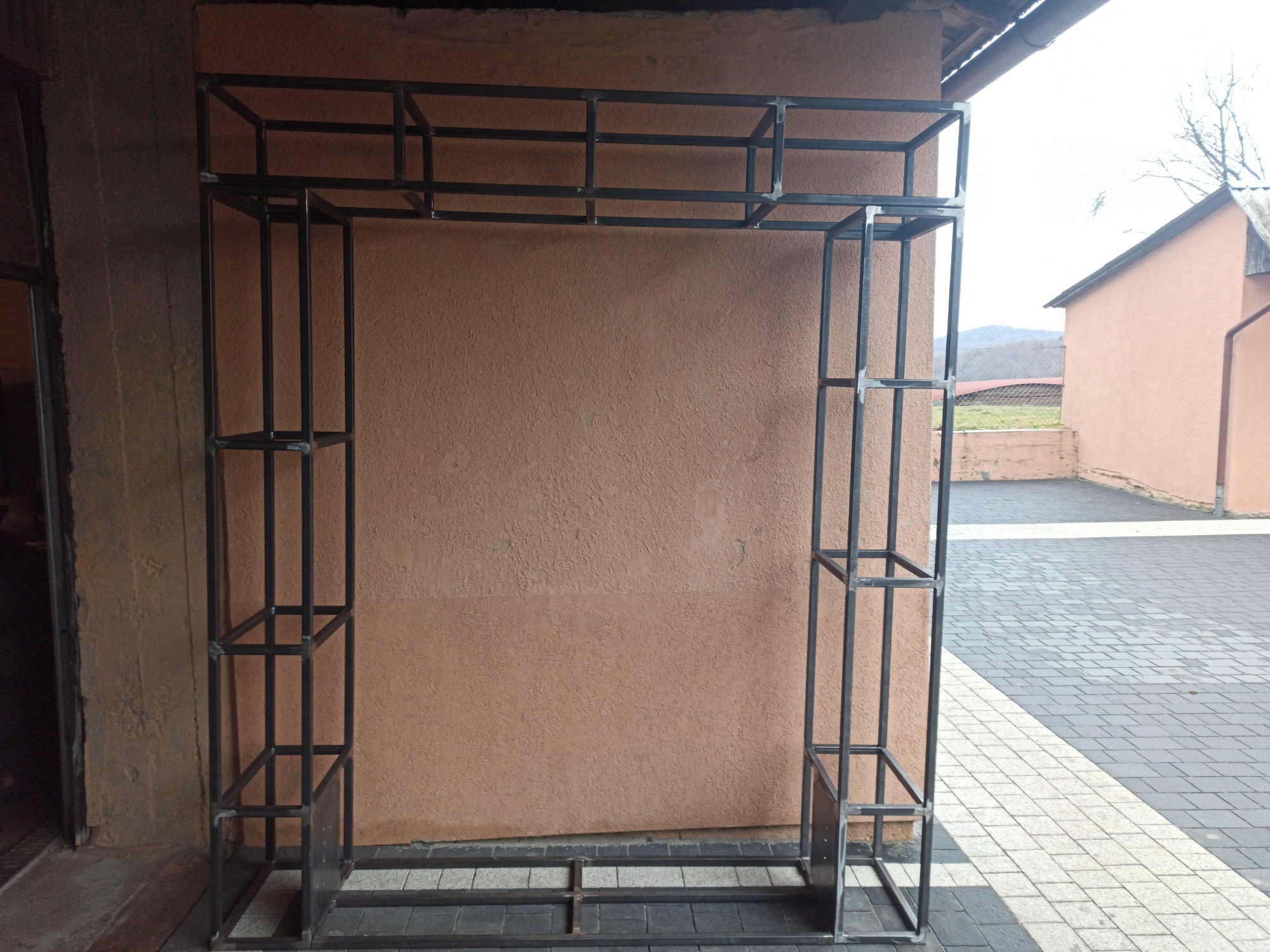 Oferuję spawanie konstrukcji stalowych na życzenie klienta wraz z organizacją materiałów.