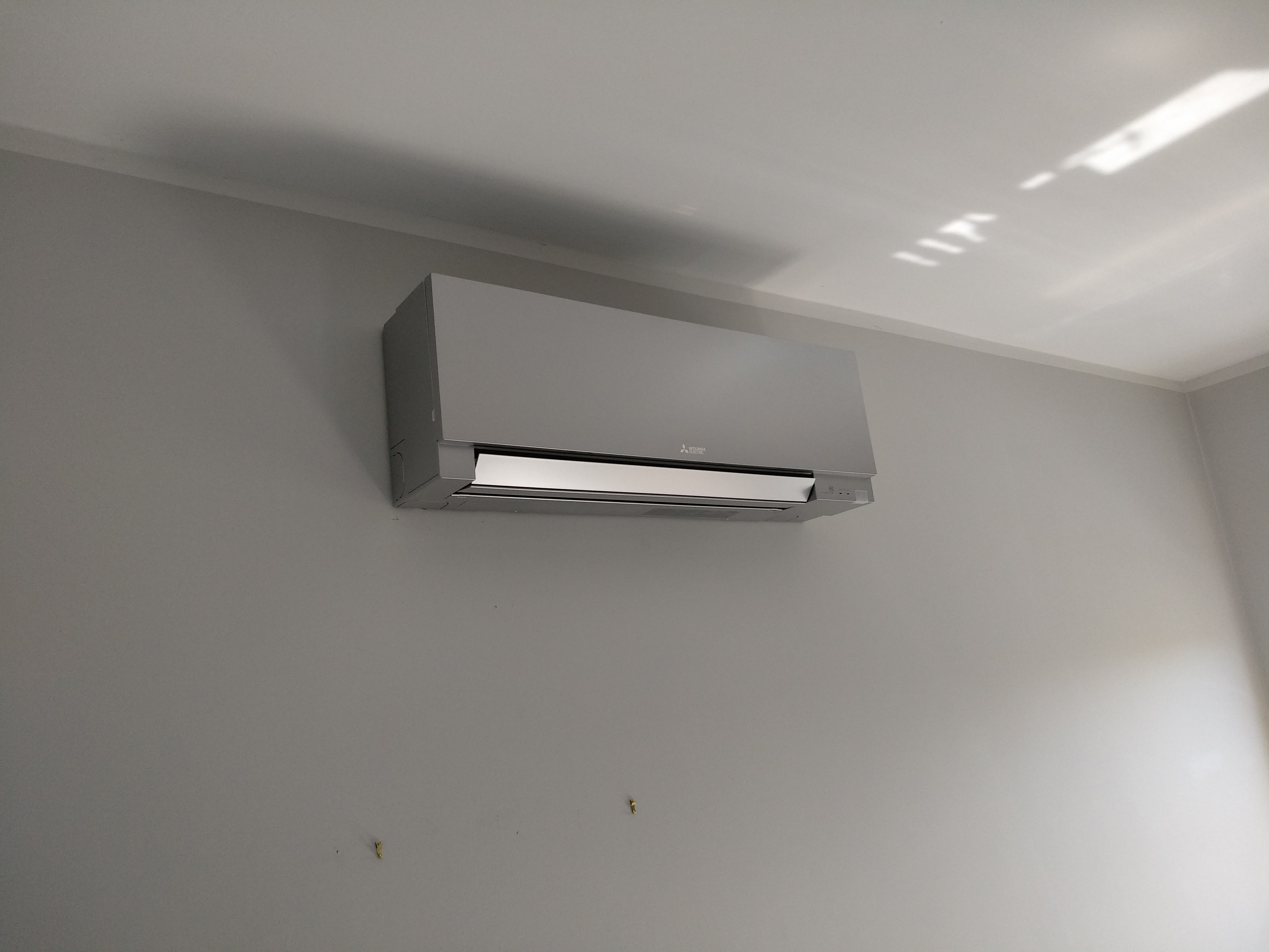 Jednostka wewnętrzna klimatyzatora marki Mitsubishi Electric