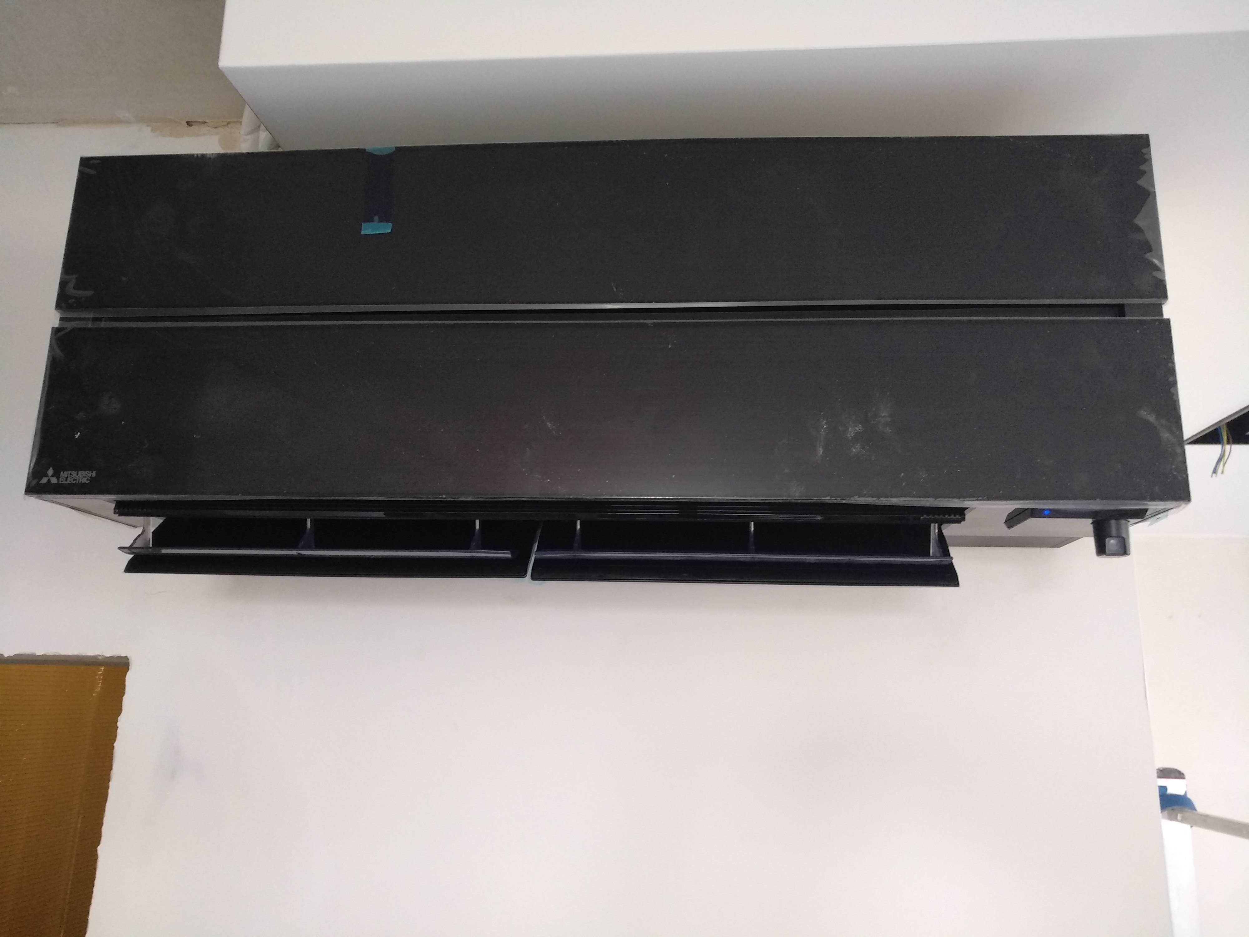 Klimatyzator z najwyższej półki Mitsubishi MSZ-LN z czujnikiem obecności i bardzo nowoczesnym wzornictwem