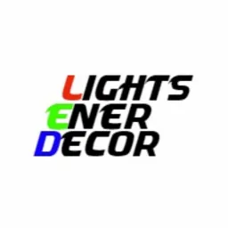 Grafika z napisem 'LIGHTS ENER DECOR', gdzie poszczególne słowa mają różne kolory: LIGHTS jest czerwone, ENER zielone, a DECOR niebieskie. Czcionka jest pogrubiona i lekko pochylona.