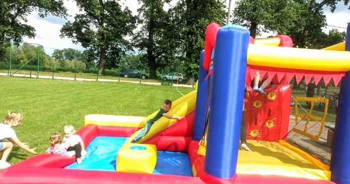 Nasz Zamek Dmuchany z możliwością podłączenia wody.