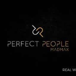 Logo firmy outsourcingowej Perfect People Madmax z symbolem dwóch połączonych liter 'P' w kolorach białym i złotym na czarnym tle z delikatną teksturą.
