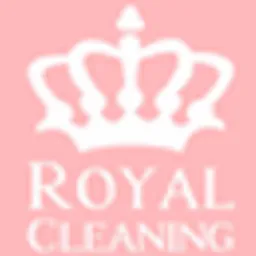 Logo firmy Royal Cleaning przedstawiające białą koronę nad tekstem na jasnoróżowym tle.