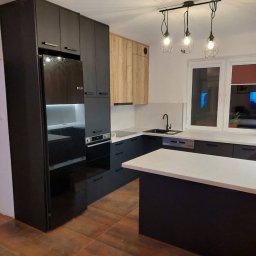 MEB-MAJSTER DAWID BIESZKE - Wyśmienite Szafy Przesuwne z Lustrem Wejherowo