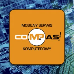Pomarańczowe logo 'Mobilny Serwis COMPAS! Komputerowy' na tle płyty głównej komputera.