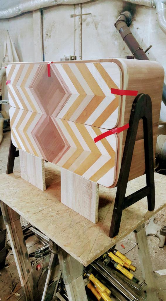 Komoda unikatowa z intarsją