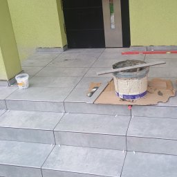 Tapetowanie Międzych&oacute;d