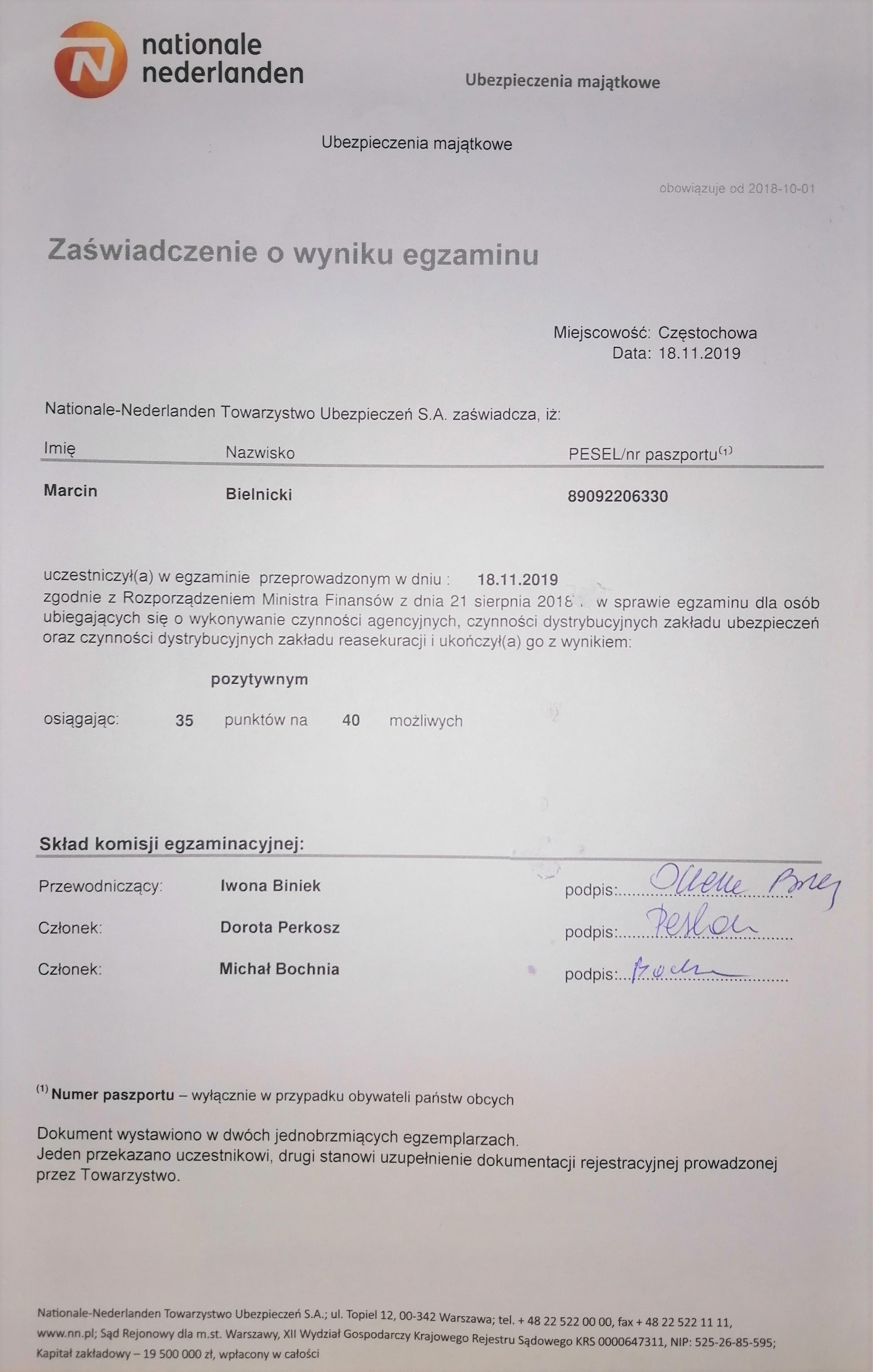 Skan zaświadczenia o pozytywnym wyniku egzaminu z 18.11.2019, wydanego przez Nationale-Nederlanden Towarzystwo Ubezpieczeń S.A. dla Marcina Bielnickiego, z podpisami komisji egzaminacyjnej.