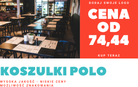 Reklama koszulek polo z możliwością znakowania logo, cena od 74,44 zł, na tle rozmytej restauracji.
