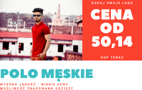 Mężczyzna w czerwonej koszulce polo i okularach przeciwsłonecznych pozuje na dachu budynku w tle z minaretem. Na zdjęciu widoczny jest napis 'CENA OD 50,14' oraz 'POLO MĘSKIE'.