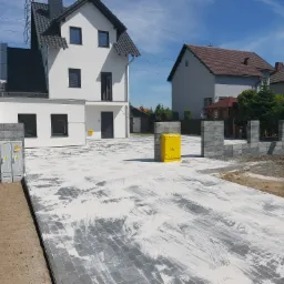 elewacja,kostki brukowe,oraz ogrodzenie Bolesławiec