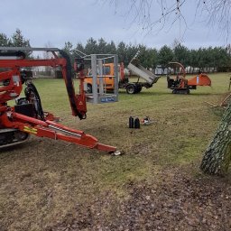 FIRMA USŁUGOWO-HANDLOWA DOMAC DOMINIKA PILARSKA MACIEJ GRZESIAK S.C. - Podnośnik koszowy 15m Wywrotka z hds Rębak