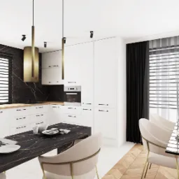 Wizualizacja przestronnej kuchni z jadalnią: białe szafki z czarnymi uchwytami, marmurowy backsplash, drewniany blat, czarny stół z marmurowym blatem, beżowe krzesła, złote lampy wiszące...