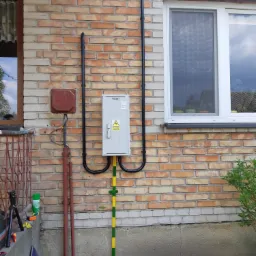 Wyniesienie układu pomiarowego na zewnątrz budynku.