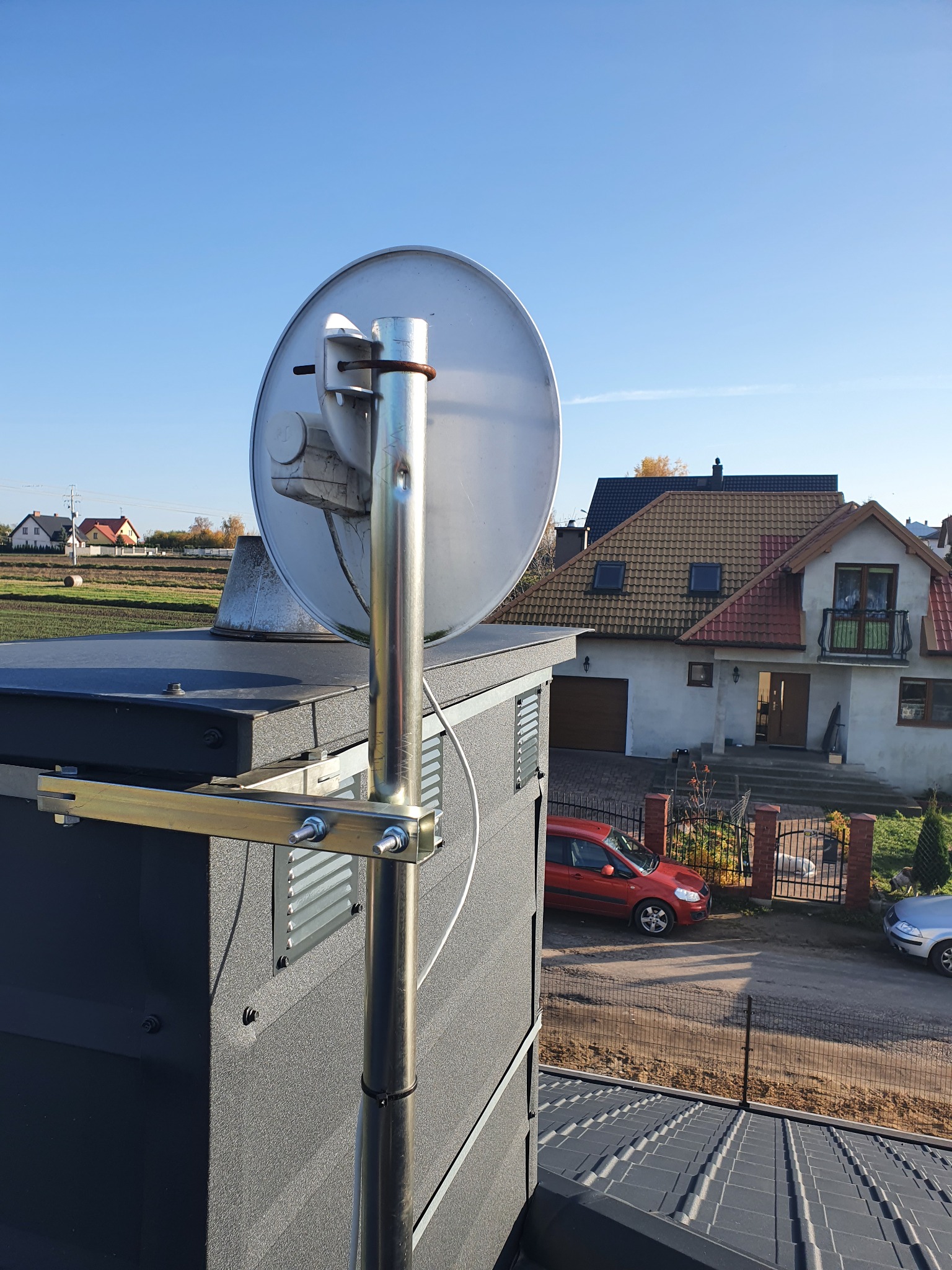 Montaż anten satelitarnych oraz telewizji naziemnej.