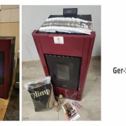 Bordowy piec na pellet marki Cadel w dwóch ujęciach: z palącym się ogniem wewnątrz oraz w aranżacji z workiem pelletu Olimp, broszurami i próbkami. Na piecu leżą ulotki reklamowe firmy Ger-Sol Sp.