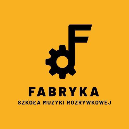 Logo szkoły muzyki rozrywkowej Fabryka: czarny symbol nuty połączonej z kołem zębatym na pomarańczowym tle.