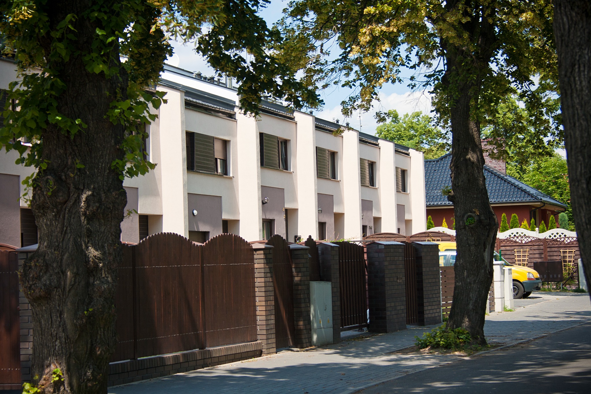 Budynek jednorodzinny w zabudowie szeregowej, Inwestor komercyjny, Luboń