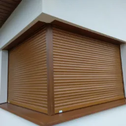 Roleta elektryczna na oknie narożnym