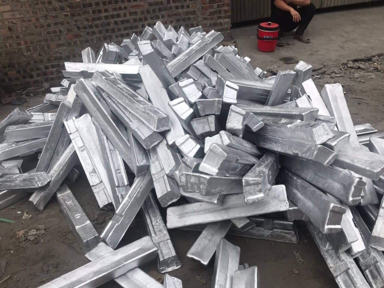 Aluminium.