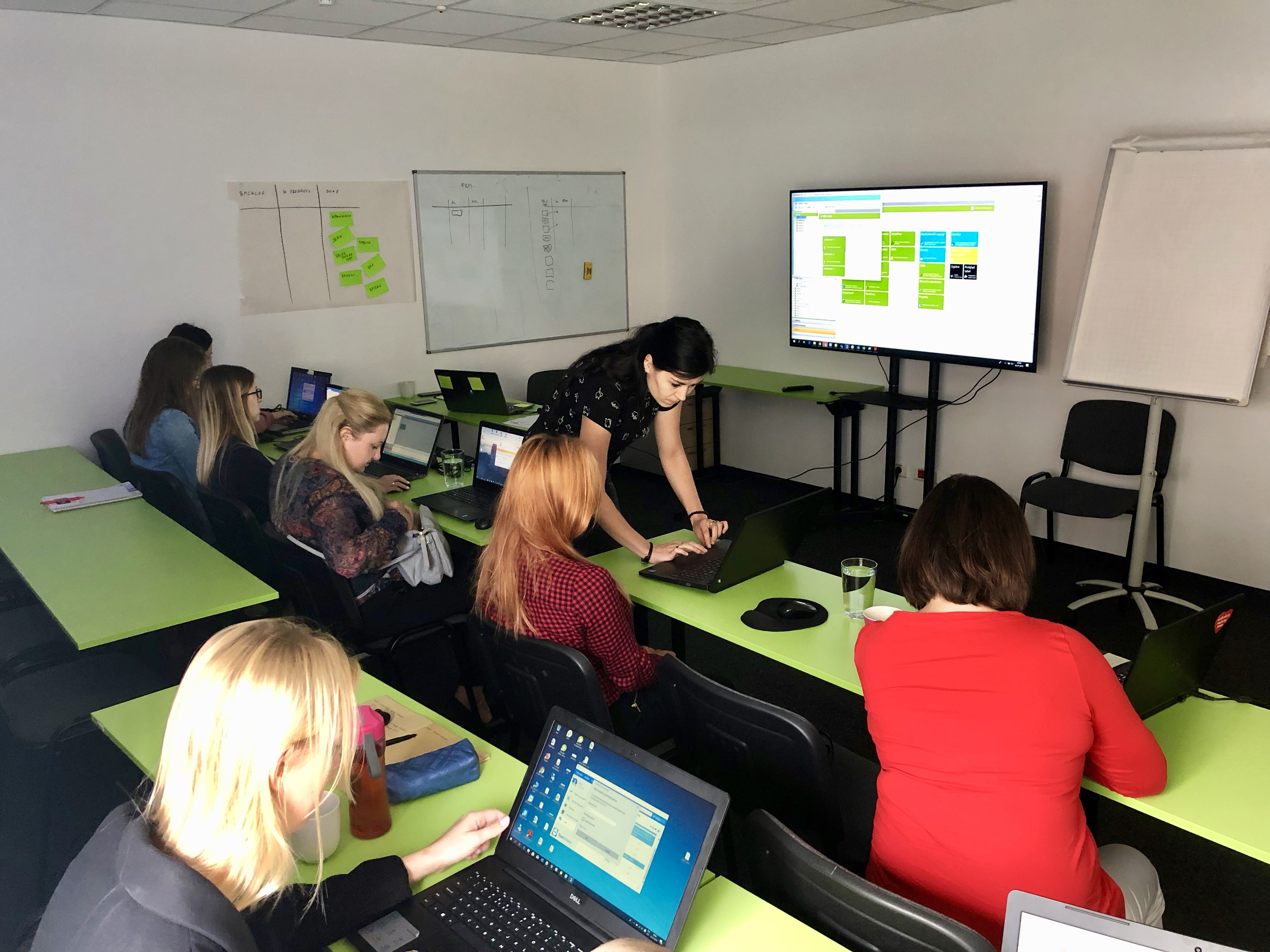 Wdrażamy system enova365 i szkolimy z obsługi