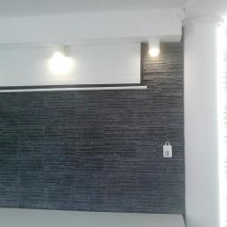 Krzysztof - płótno do projektora chowane w półce