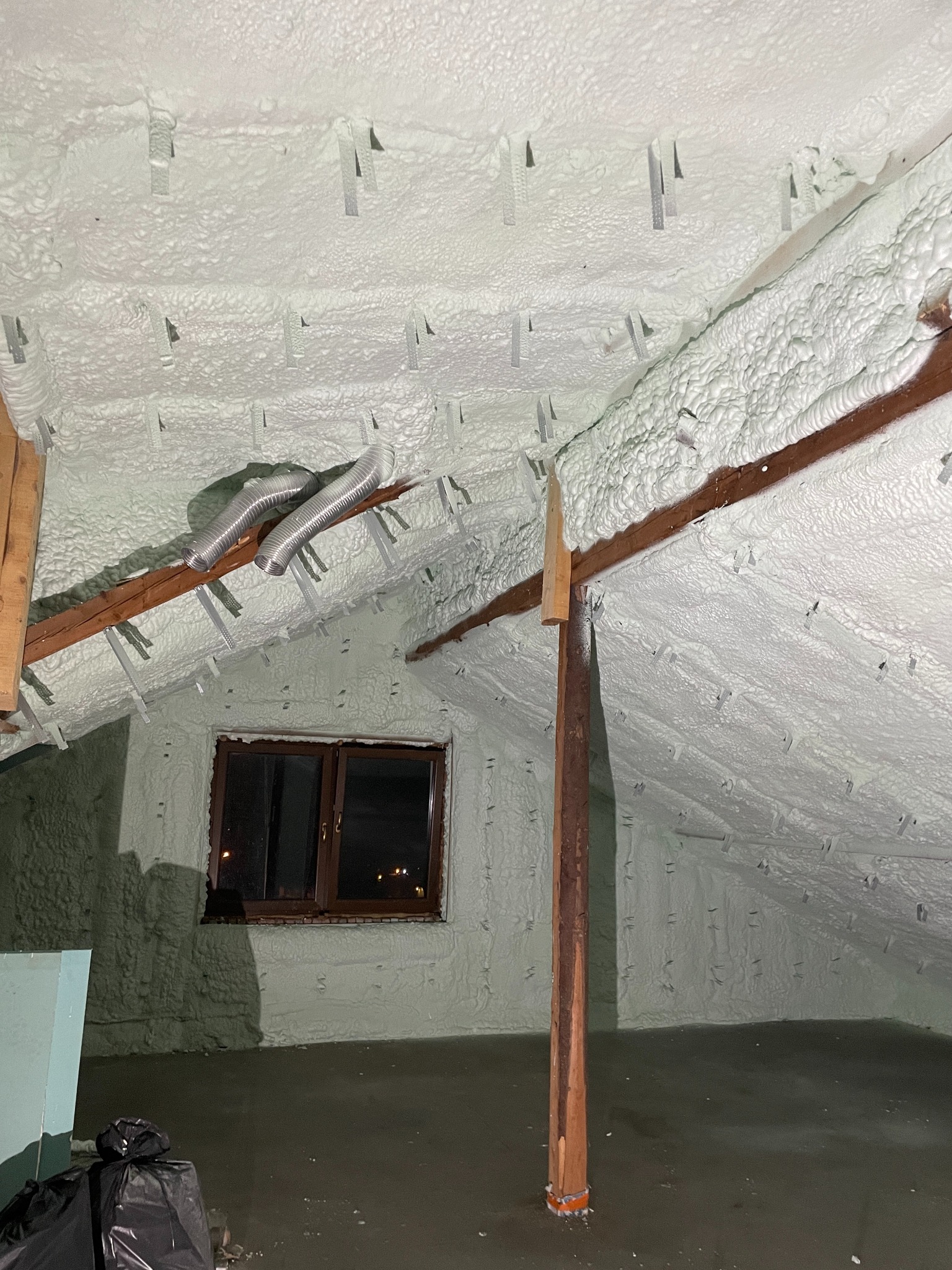 Izolacja poddasza pianą PUR