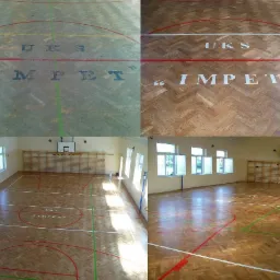 Sala gimnastyczna z parkietową podłogą po renowacji, widoczne linie boiska w kolorach czerwonym, zielonym i białym oraz napisy 'UKS' i 'IMPET' przed i po odnowieniu, ukazujące różnicę w wyglądzie.