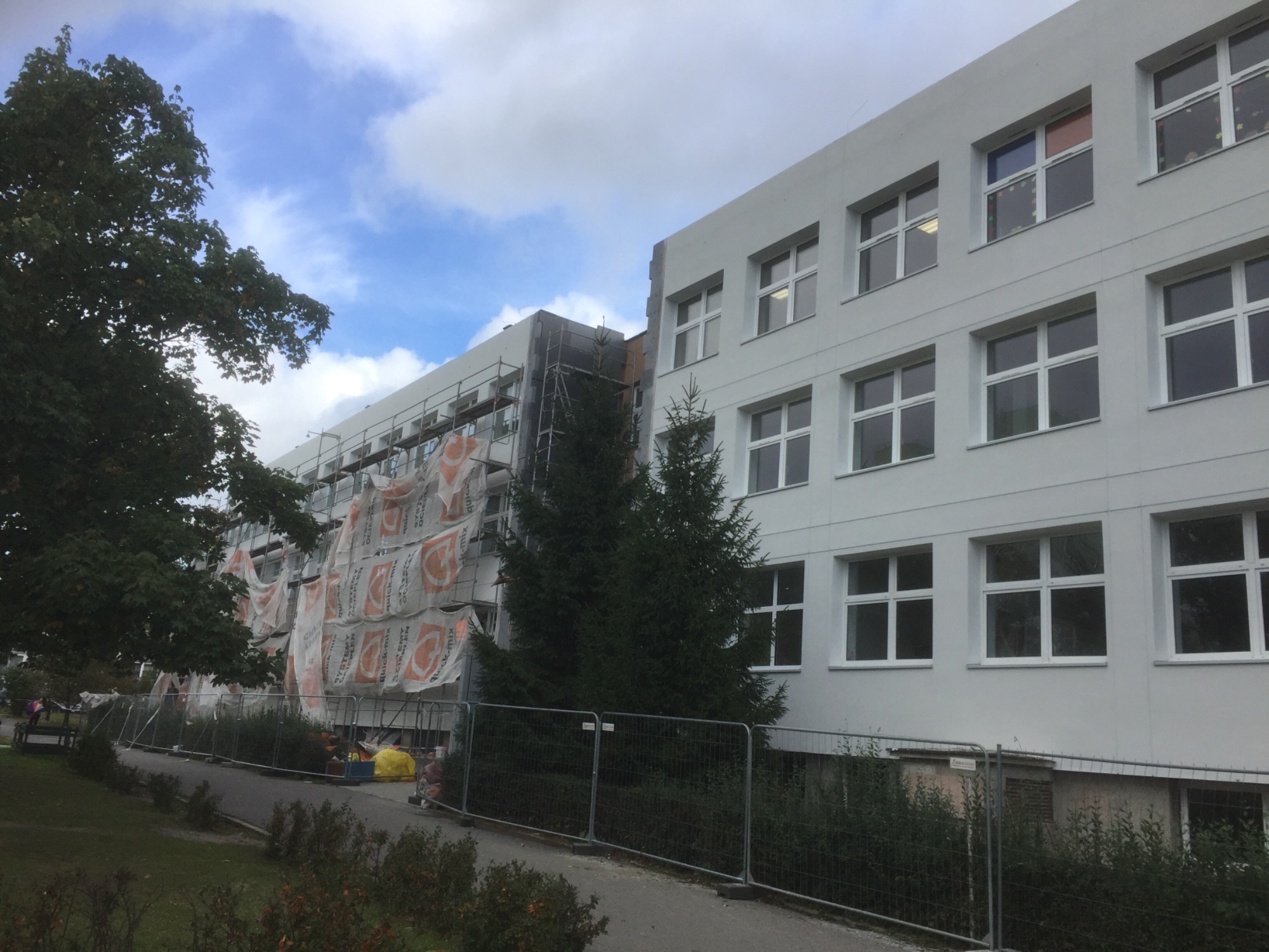 Szkoła nr 10 Gdynia karwiny termomodernizacja