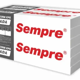 Paczka płyt styropianowych EPS Fasada marki Sempre Term, z widocznym logo i informacjami technicznymi na opakowaniu, na białym tle.