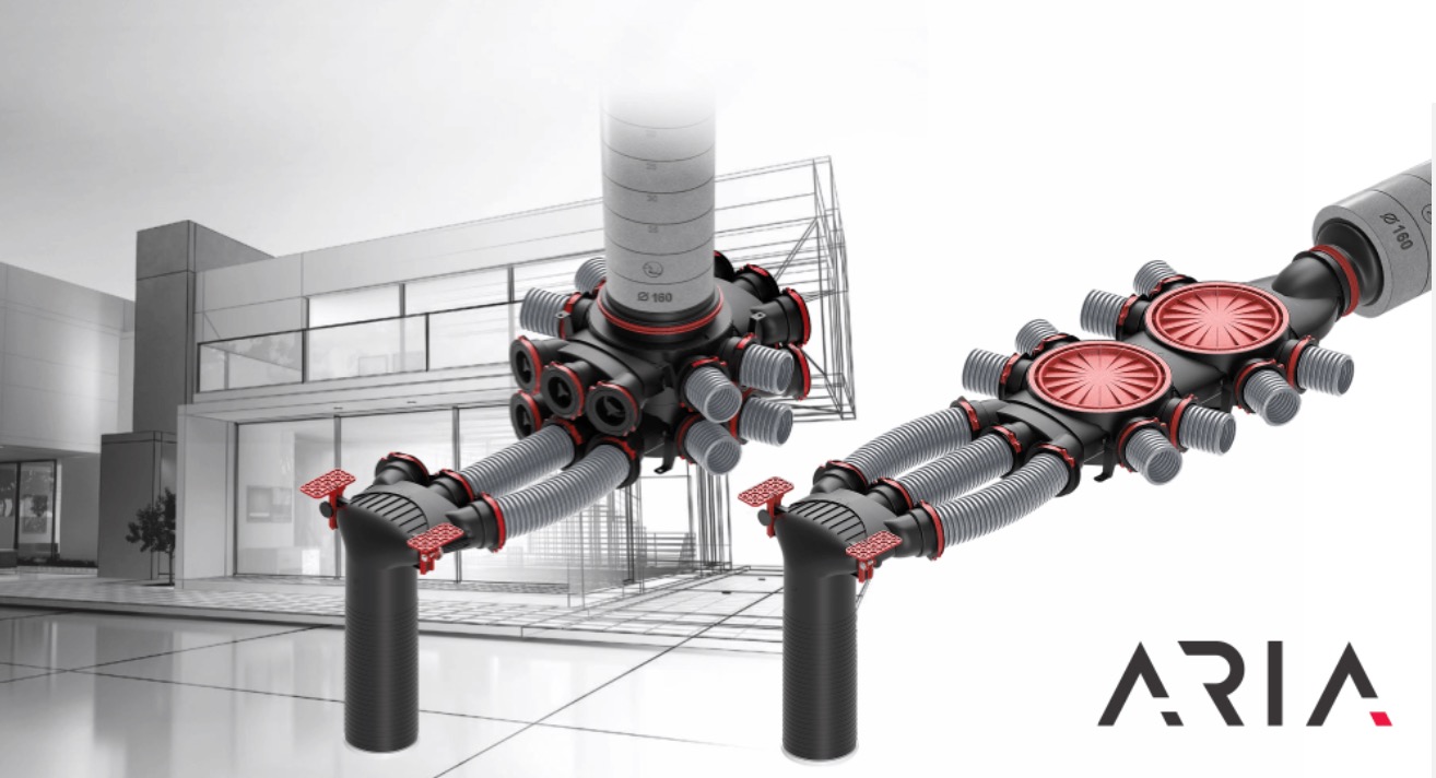 Wizualizacja systemu dystrybucji powietrza z czarnymi rozdzielaczami, szarymi elastycznymi przewodami i czerwonymi elementami, na tle zarysu nowoczesnego domu. Widoczne logo 'ARIA'.