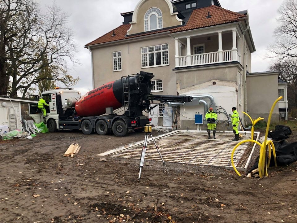 Kompletne wykonanie wraz z wykopaniem gruntu pod garaz