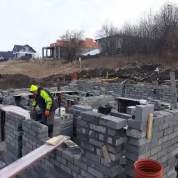 Podpiwniczony budynek jednorodzinny. Cieszyn.