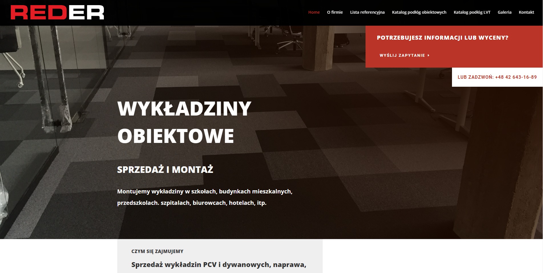Strona internetowa firmy Reder prezentująca wykładziny obiektowe w szaro-czarną szachownicę, z widocznymi elementami wnętrza biurowego w tle.