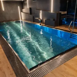 basen ze stali nierdzewnej