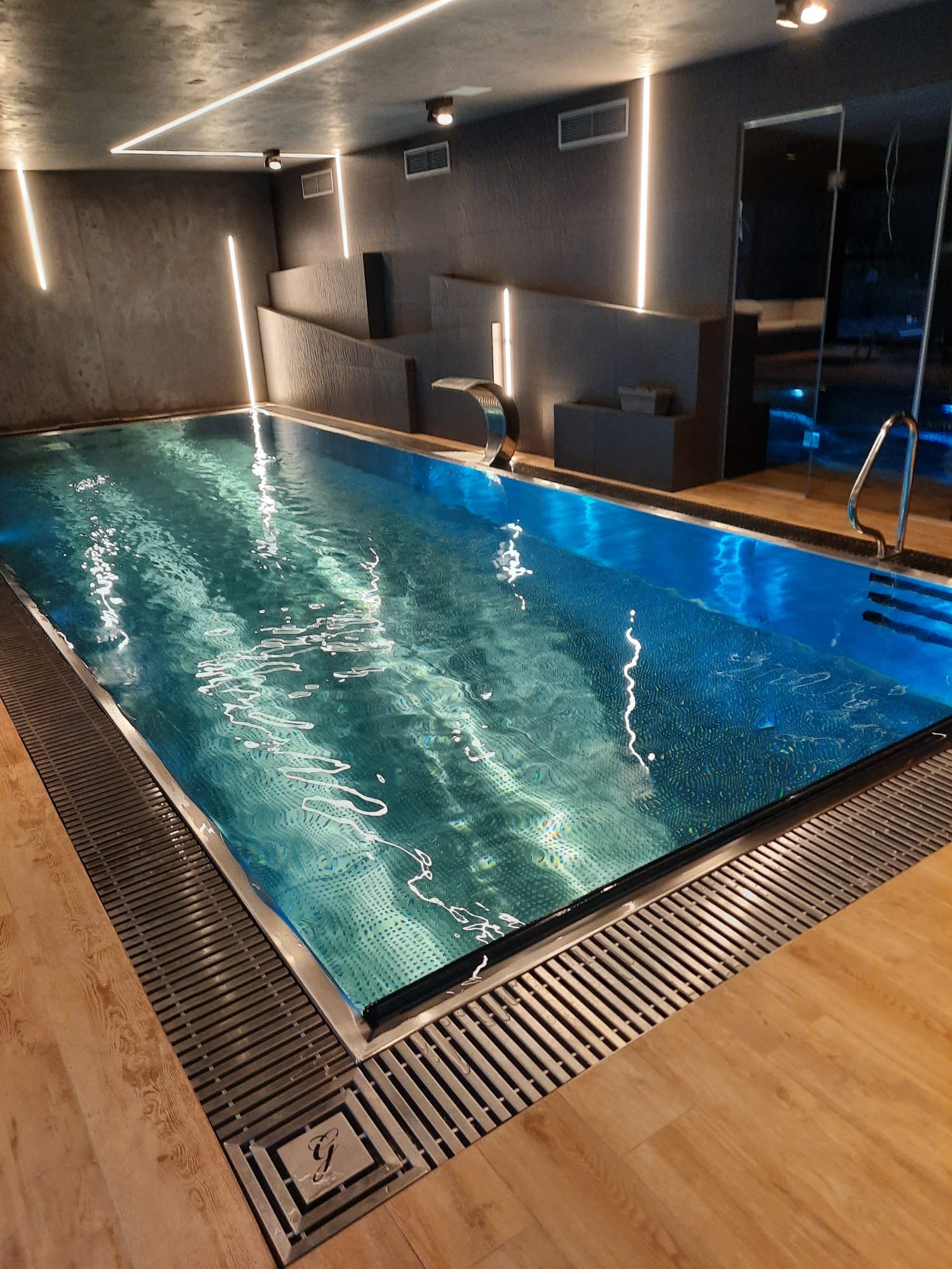 basen ze stali nierdzewnej