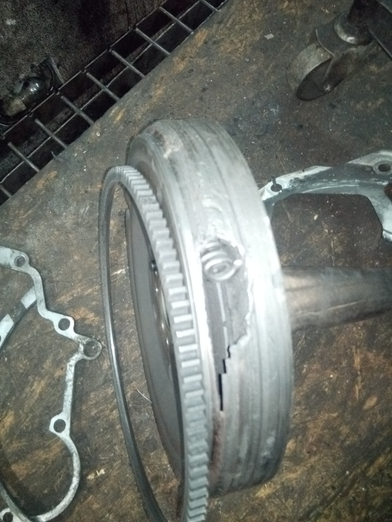 Efekty jazdy z uszkodzonym sprzęgłem Passat B5 6 biegowa skrzynia biegów