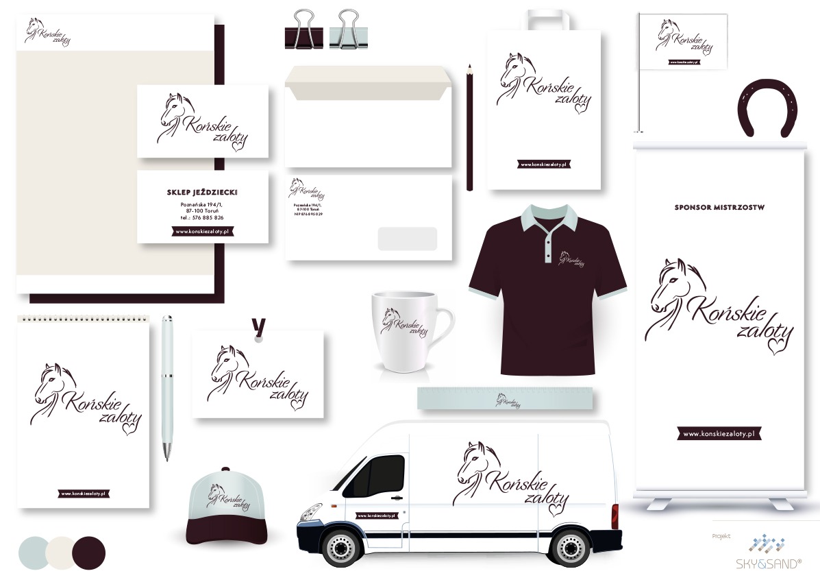 Komplet materiałów identyfikacyjnych firmy jeździeckiej, zawierający wizytówki, papier firmowy, koperty, notes, długopis, koszulkę polo, kubek, torbę, czapkę z daszkiem, samochód dostawczy...