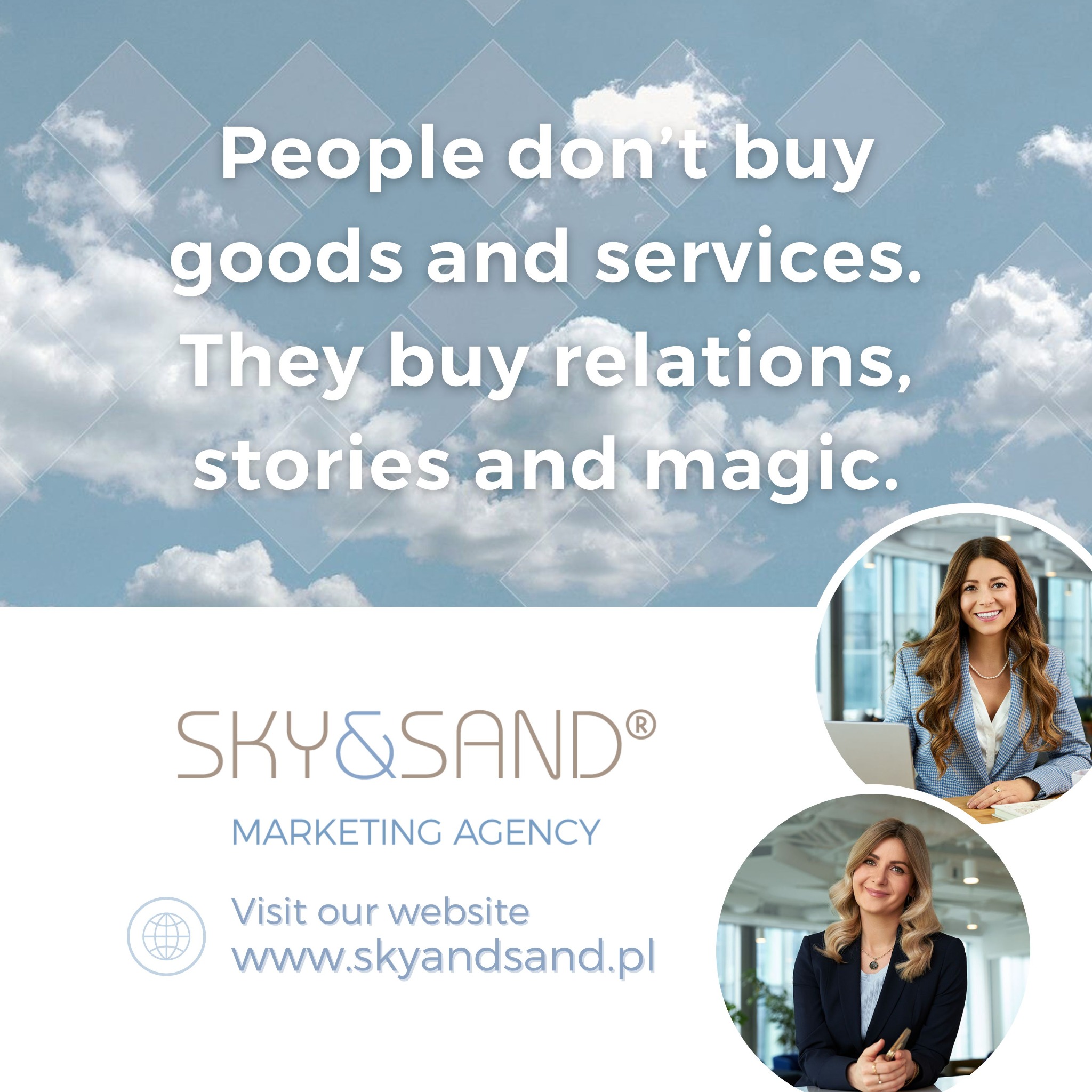 Reklama agencji marketingowej Sky&Sand z hasłem na tle nieba i portretami dwóch kobiet w biznesowych strojach.