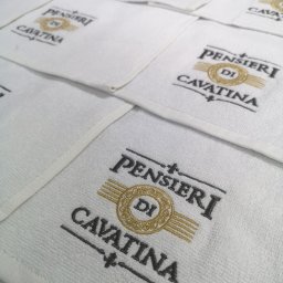 Ręczniki hotelowe z haftem logo hotelu