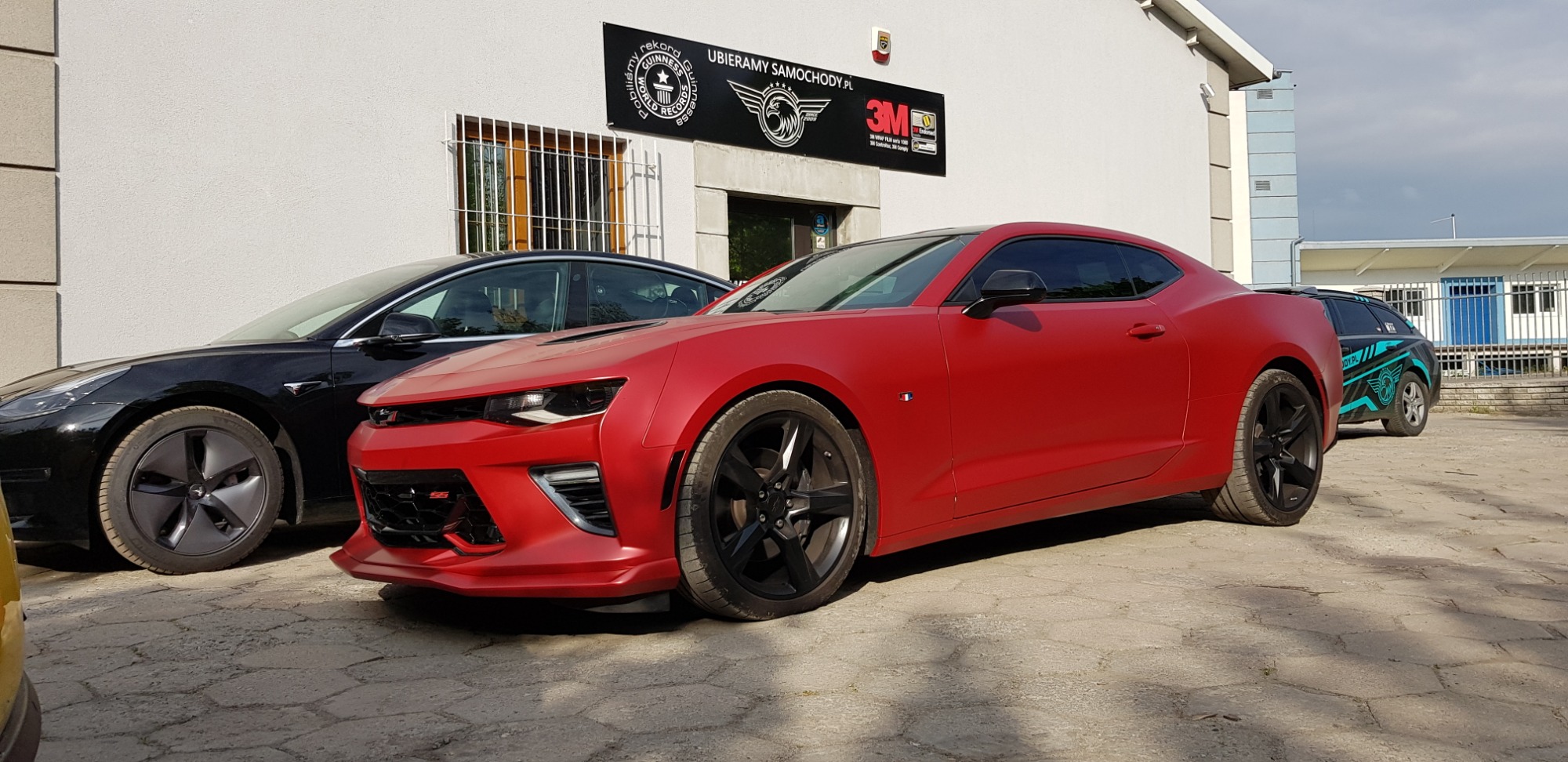 Zmiana koloru na satin red.