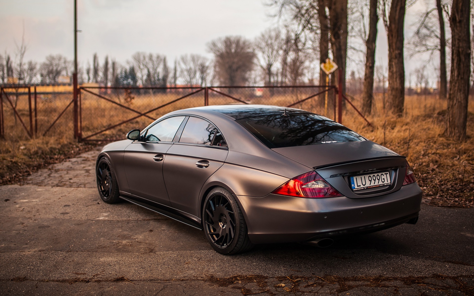 Zmiana koloru na satynowy szary.