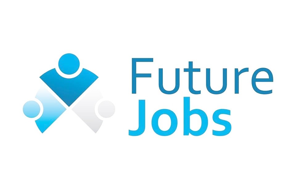 Logo firmy 'Future Jobs' z abstrakcyjnym symbolem trzech połączonych osób w odcieniach niebieskiego i szarości, umieszczone obok nazwy firmy w kolorze niebieskim.
