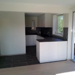 Kuchnia w domu jednorodzinnym w Oslo.