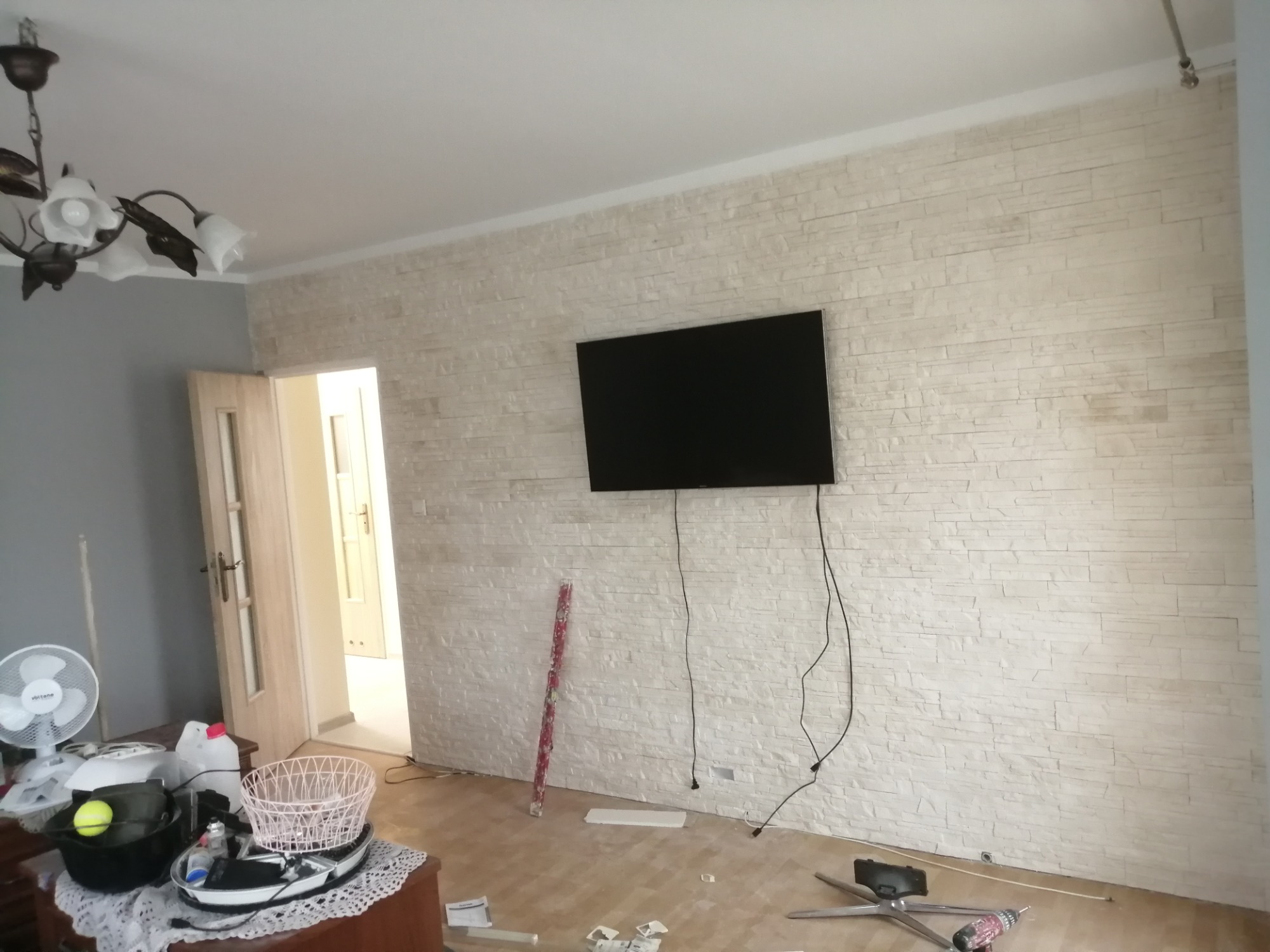 Piaskowiec z wbudowanym tunelem do tv. Ul. Halera